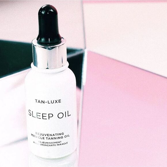 Tan Luxe Rejuvinating Overnight Self Tanning Oil - Picture 4 of 13